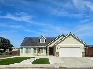 5453 N San Clemente Ave, Fresno, CA 93723