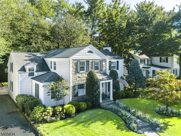 36 Plymouth Rd, Summit City, NJ 07901