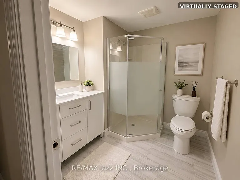 624 Stewart St #B — Photo 14