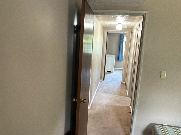 75 Mayflower Dr #4 — Photo 16