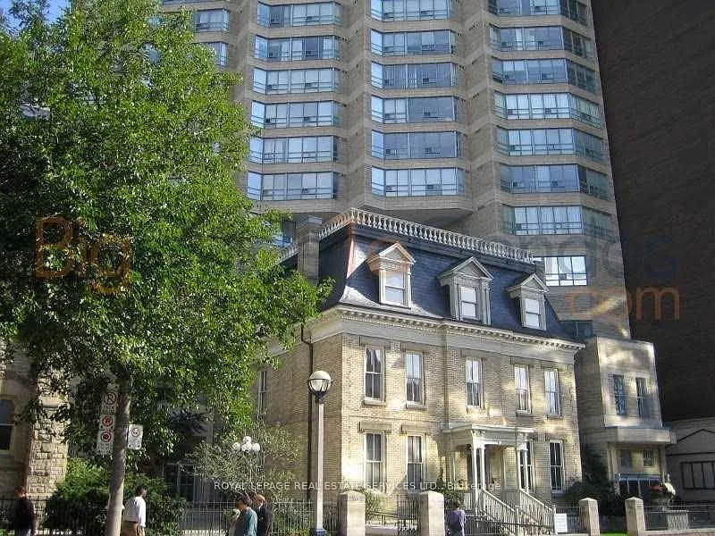 71 Simcoe St #1503