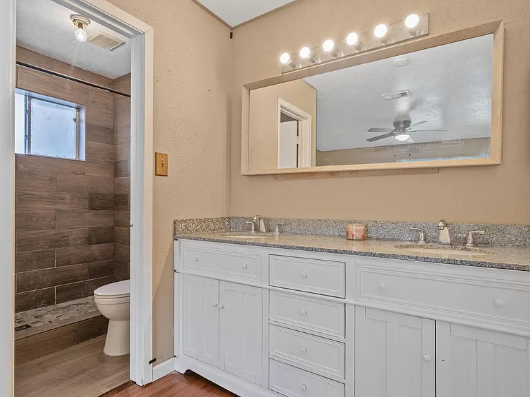 16719 Sky Blue Ln — Photo 10