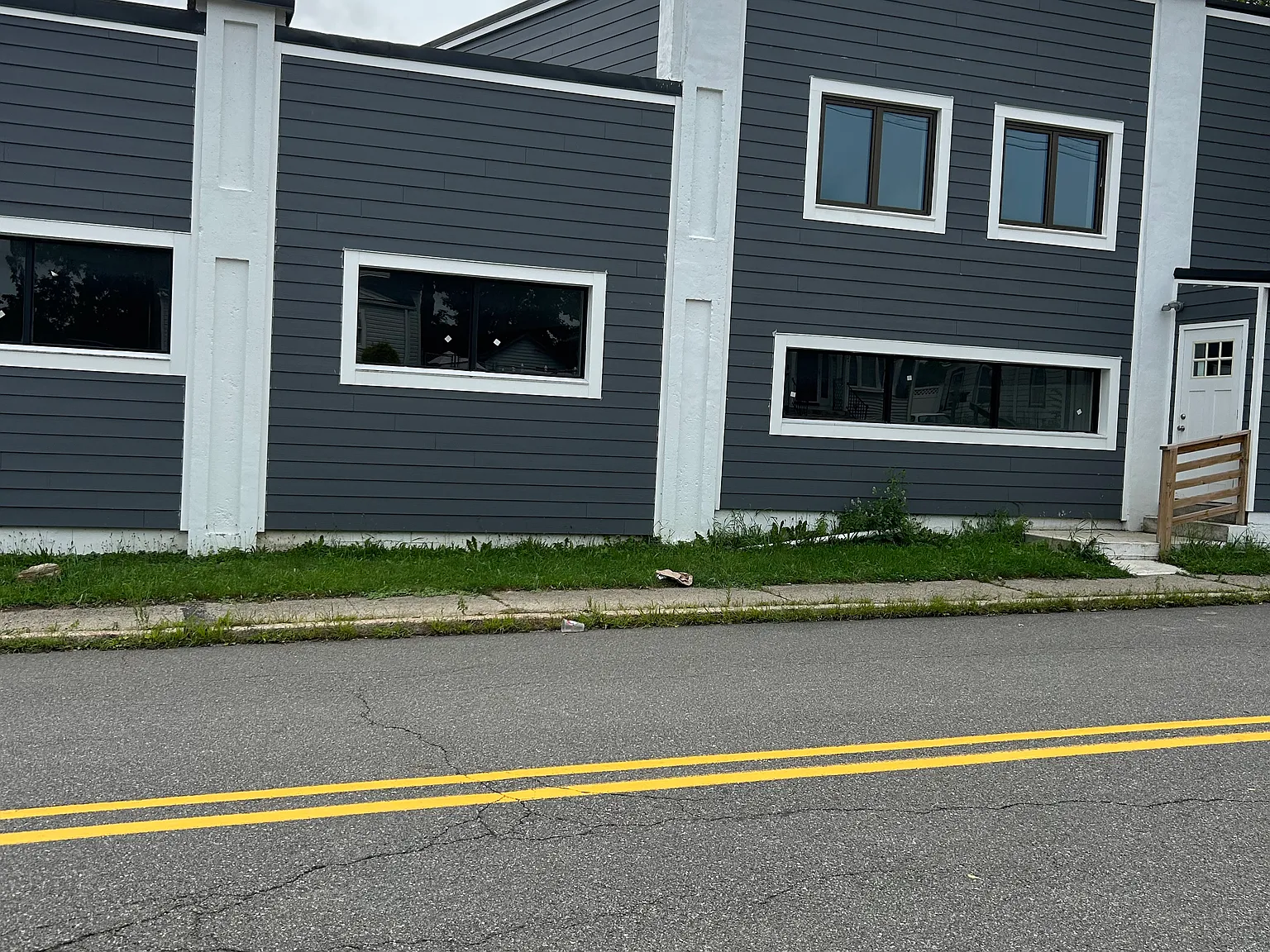Main St, Franklin — Photo 1