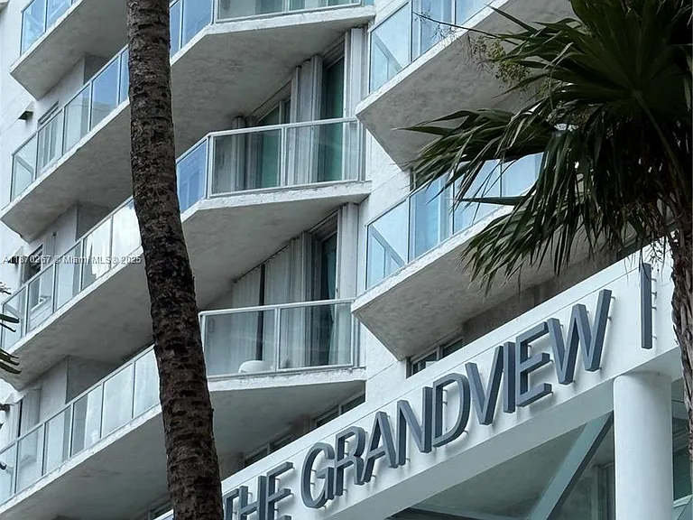 5900 Collins Ave #705 — Photo 20