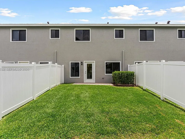 4825 Dillion St — Photo 57