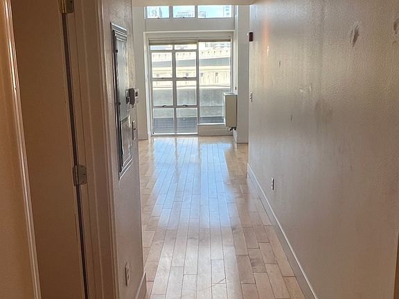3rd image of 139 Stillman St APT 5