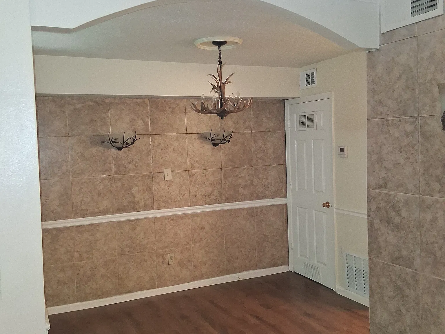 2 bed, 875 sqft, $1,300 — Photo 4