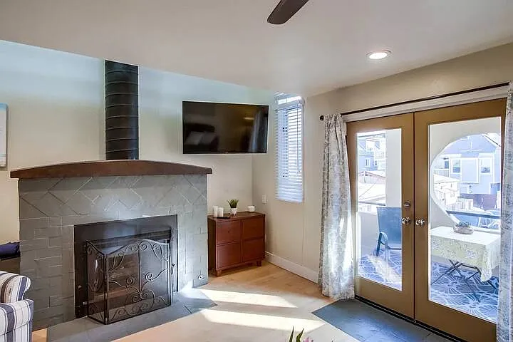 815 Salem Ct — Photo 31