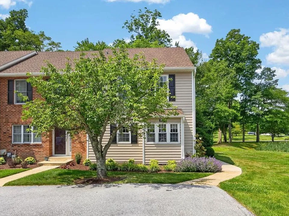 3101 Bridlewood Dr