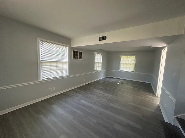 6117 Belgrade Dr NW — Photo 7