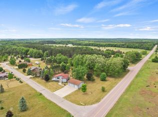 3395 3rd Dr, Oxford, WI 53952