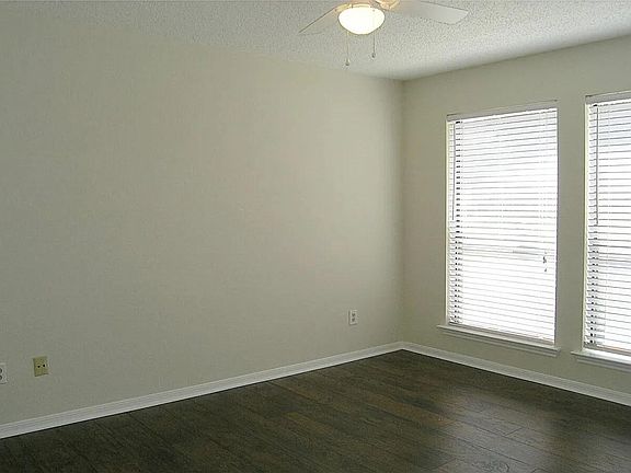 4th image of 5505 Oak Brook Rd