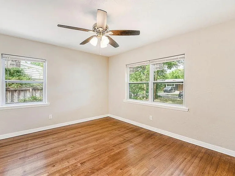 1300 Hardy Ave — Photo 11