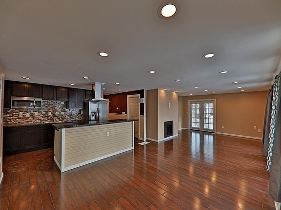 3rd image of 225 Avenue B