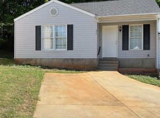 379 Miller Pointe Dr #377, Inman, SC 29349
