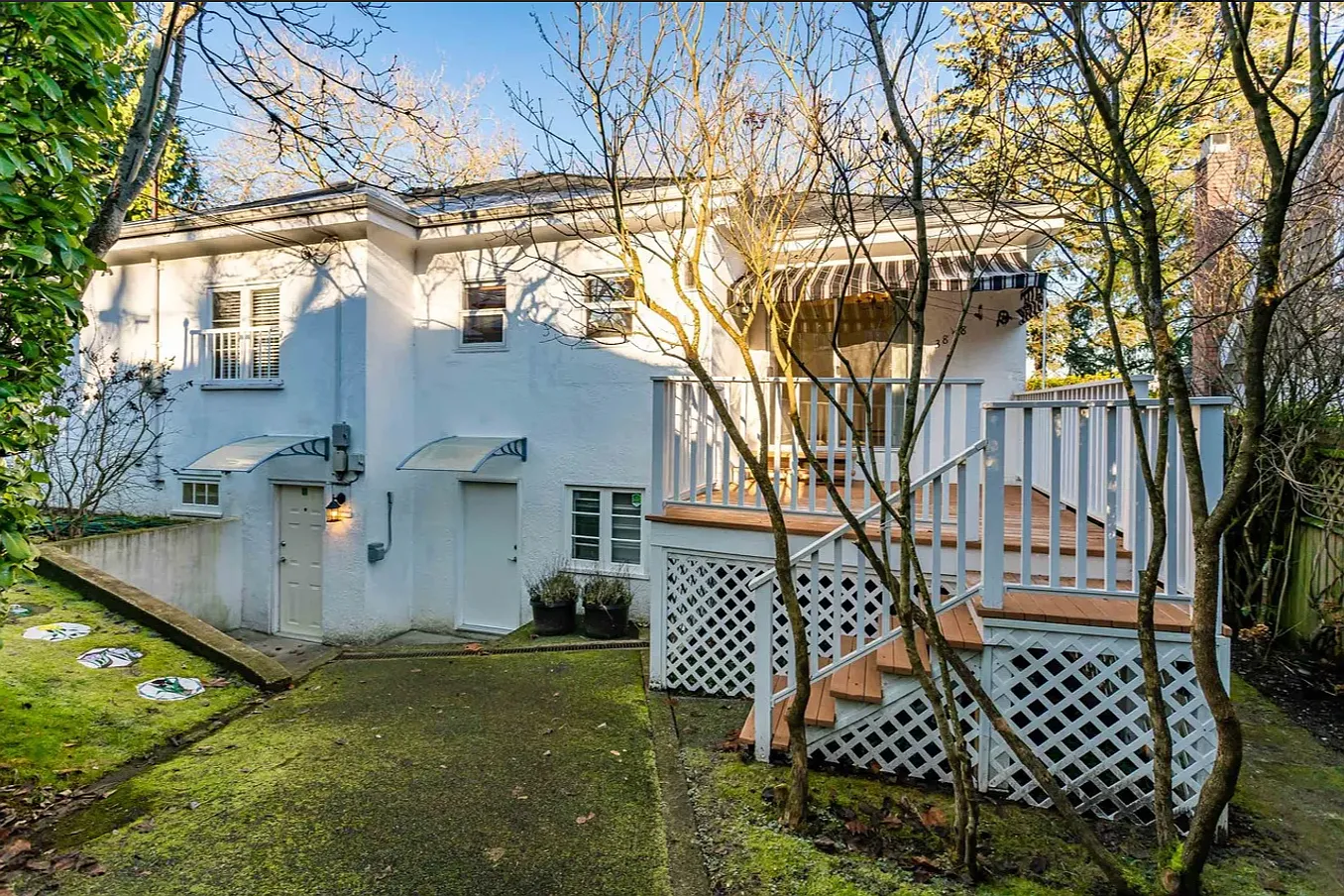 Point Grey House — Photo 2