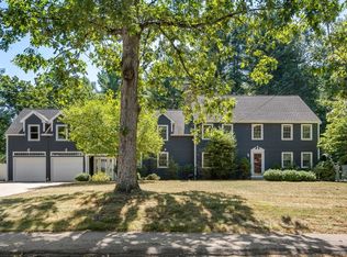 4 Kingsbury Dr, Medfield, MA 02052