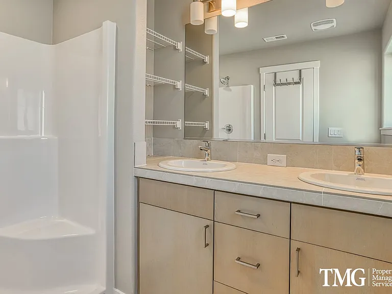 4802 NE 37th Ct — Photo 12