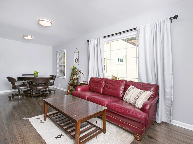 225 S Bleckley Dr — Photo 2