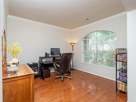 5th image of 9715 Harrison Ln