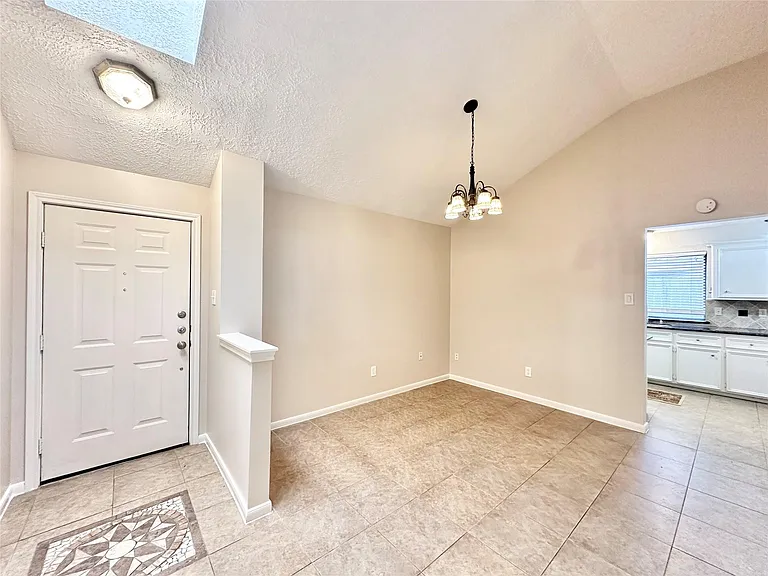 11614 Easterling Dr — Photo 3