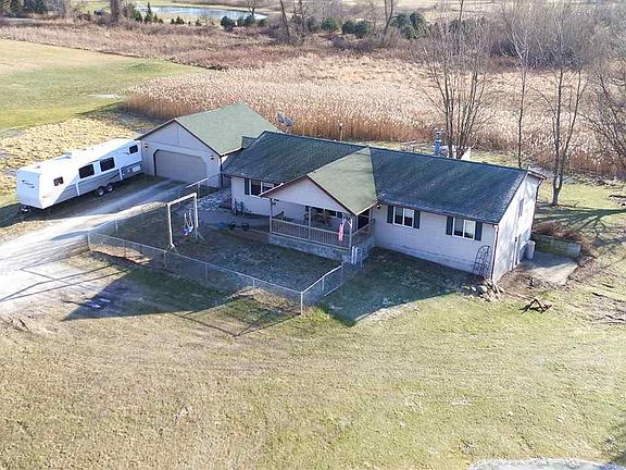 3rd image of 9595 Saint Clair Hwy