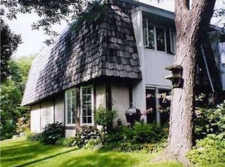 6180 Golden Valley Rd, Golden Valley, MN 55422