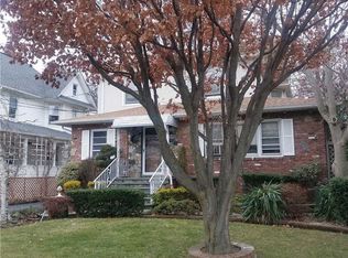 100 Earle Ave, Lynbrook, NY 11563