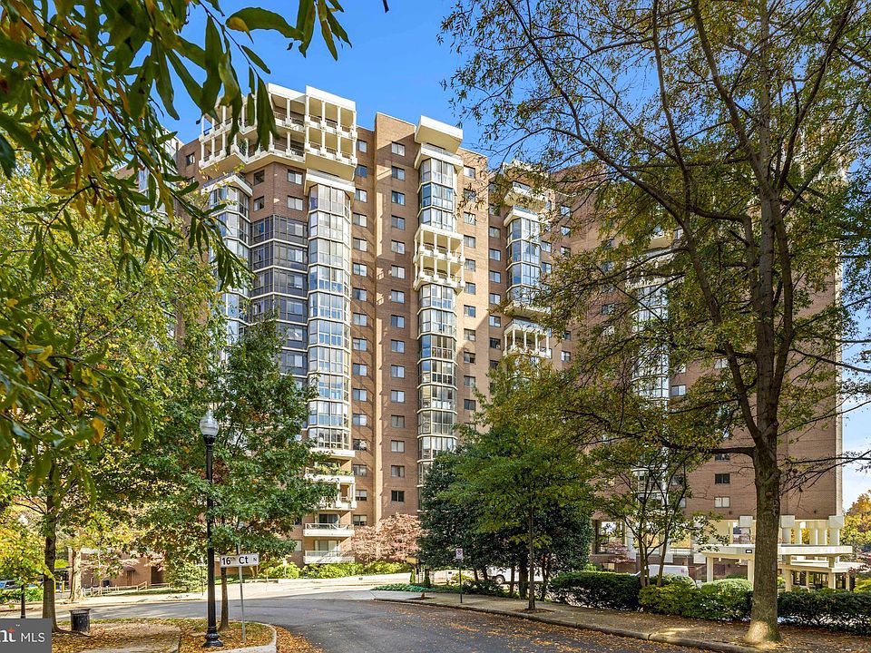1st image of 1600 N Oak St APT 514