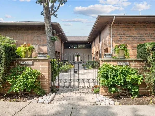 62 E Center Ave #62, Lake Bluff, IL 60044