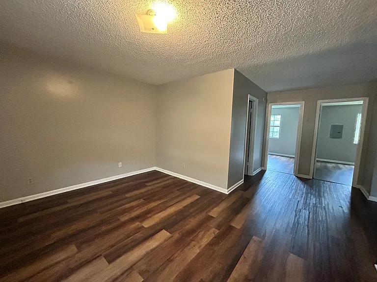 2710 S Taft St #4 — Photo 2