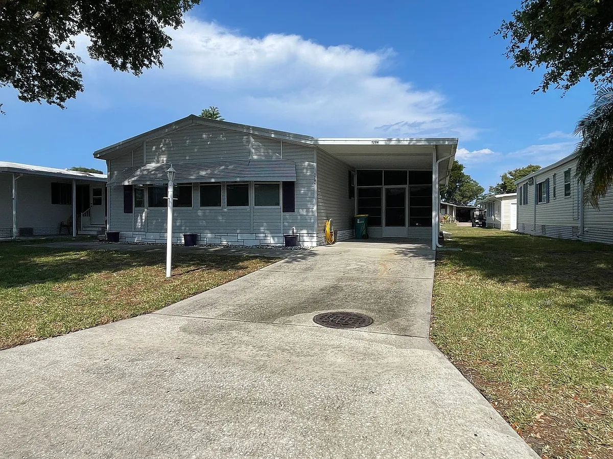 Building Photo - 1204 Calusa Dr