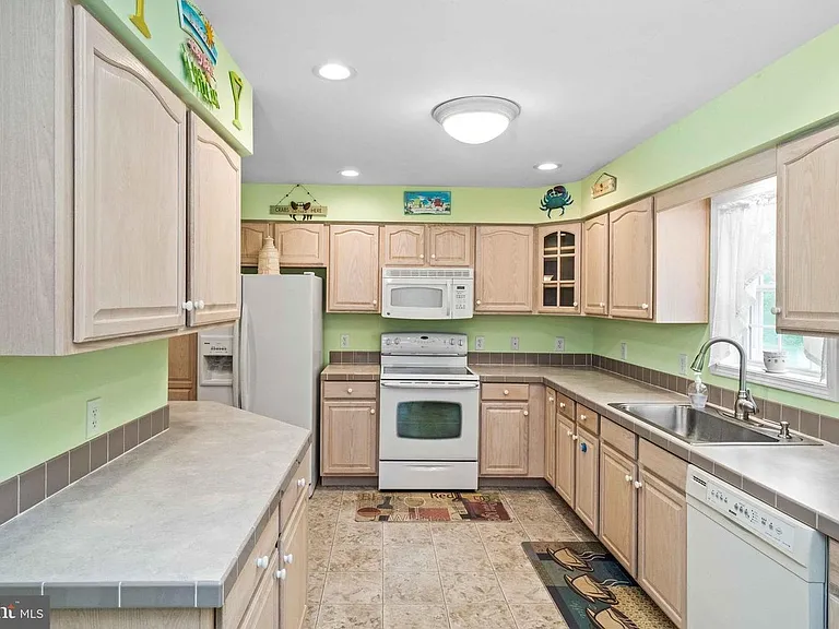 306 Rio Grande Ave — Photo 12