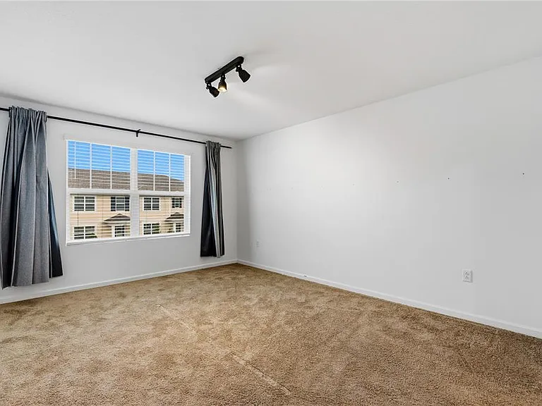 9844 Walkway Dr — Photo 11