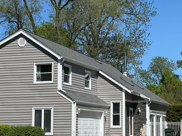 527 S Williams Ave, Palatine, IL 60074