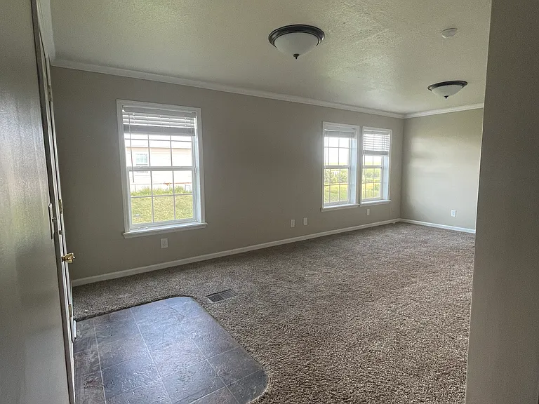 2780 Hillview Estates Dr — Photo 4