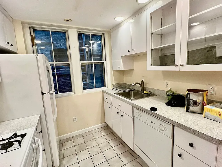 108 Myrtle St #A — Photo 3