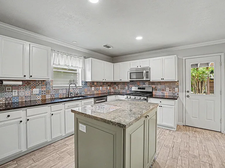 25338 Barmby Dr — Photo 12