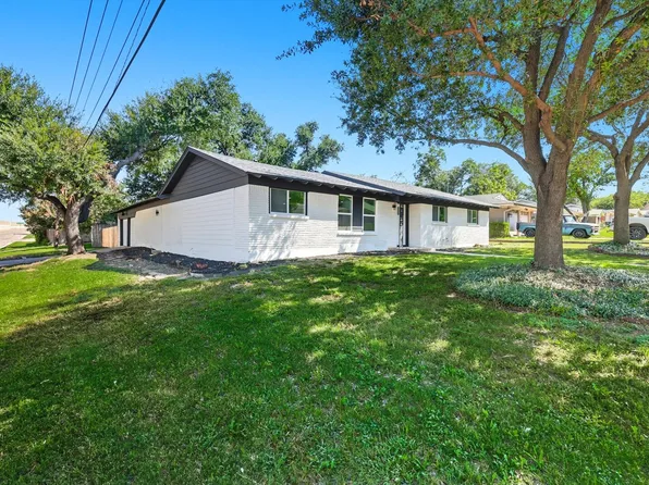 5201 Wedgway Dr, Fort Worth, TX 76133