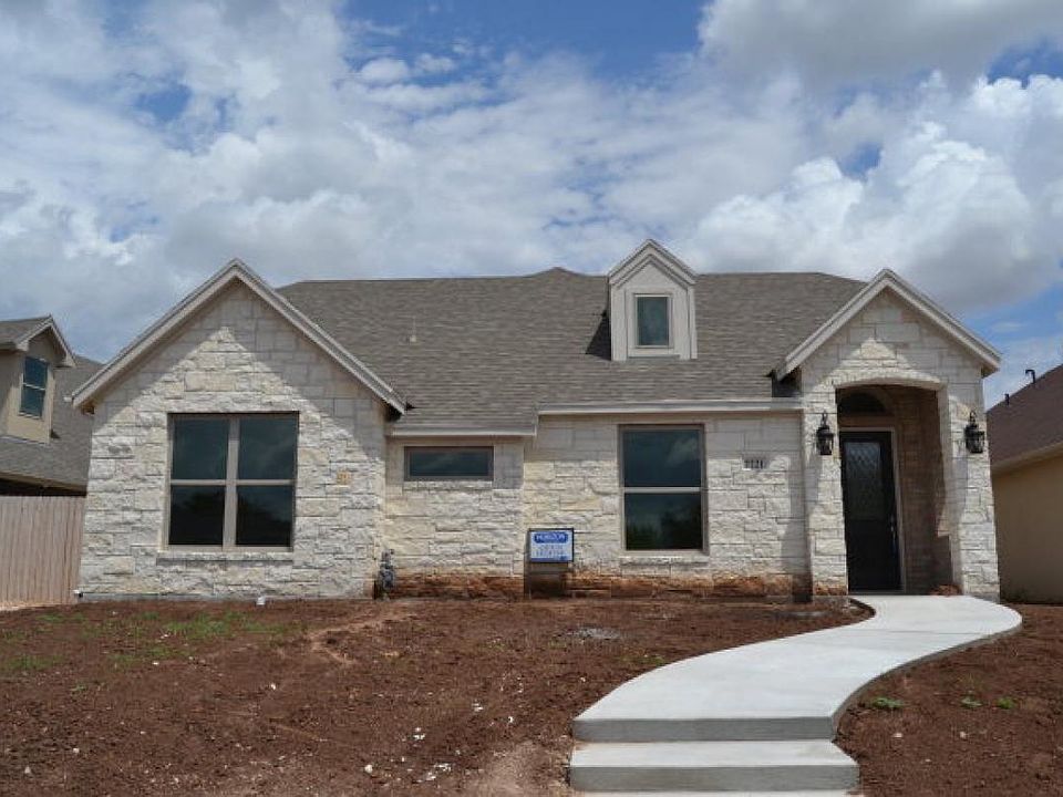 1st image of 2221 Club House Ln
