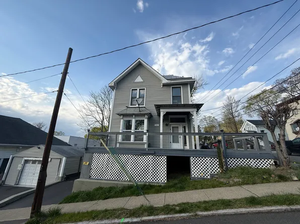 31 Tracy St, Rensselaer, NY 12144