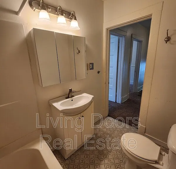 836 N 29th St — Photo 23