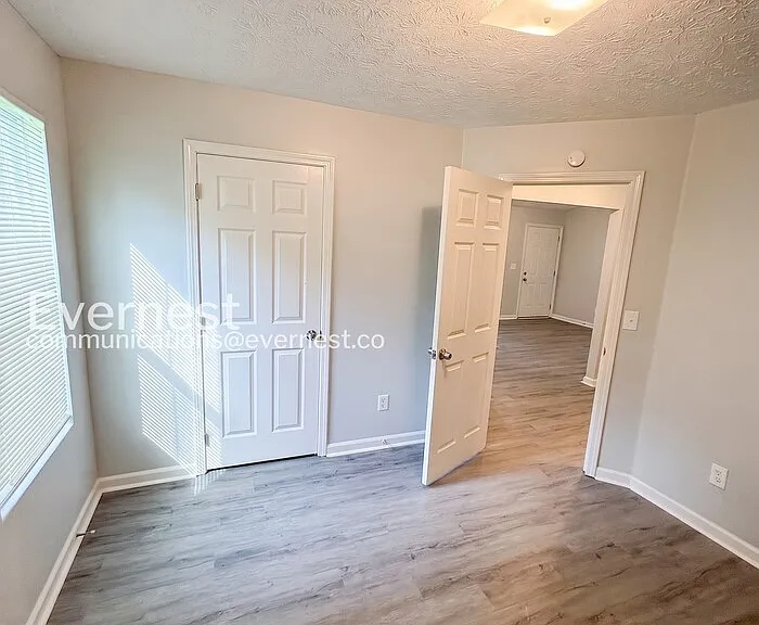1408 Creek View Dr — Photo 9