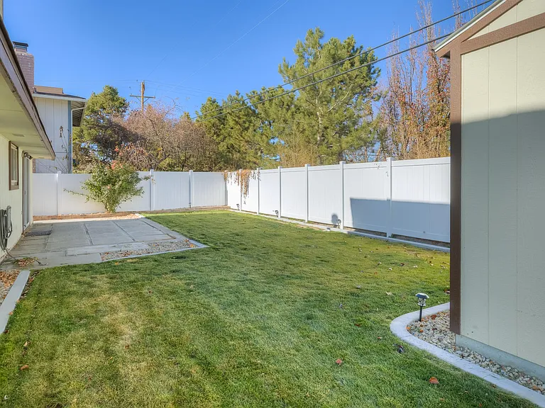 605 Autumn Hills Dr — Photo 8