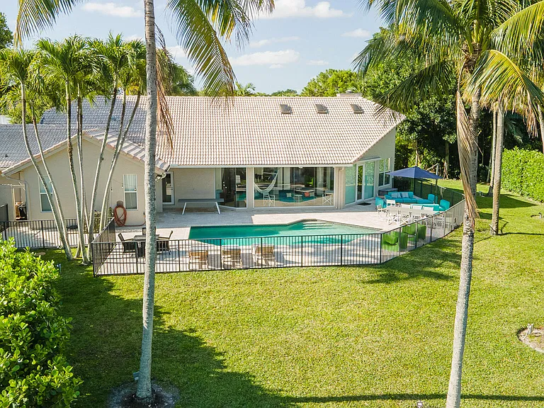 2245 SW 16th Pl — Photo 30