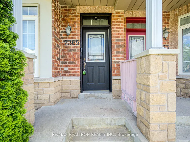 2365 Bur Oak Ave — Photo 2