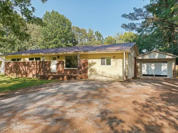 202 Oakcrest Dr, Murray, KY 42071