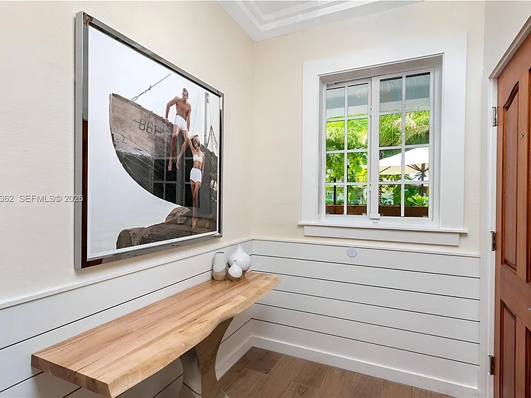 2575 Pine Tree Dr — Photo 23