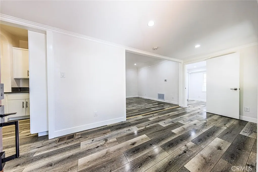 2 bed, 1.5 bath, 800 sqft, $2,995 — Photo 4