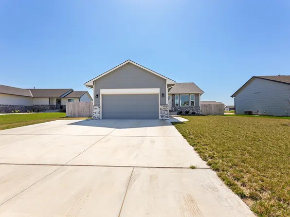 4446 N Rutgers Ct, Maize, KS 67101